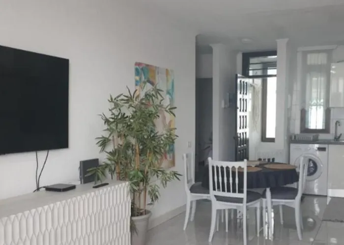 Sobre El Mar En Edificio Magallanes