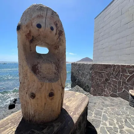 Sobre El Mar En Edificio Magallanes