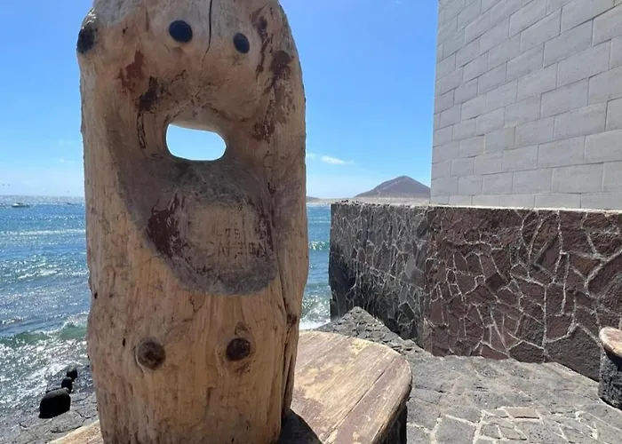 Sobre El Mar En Edificio Magallanes